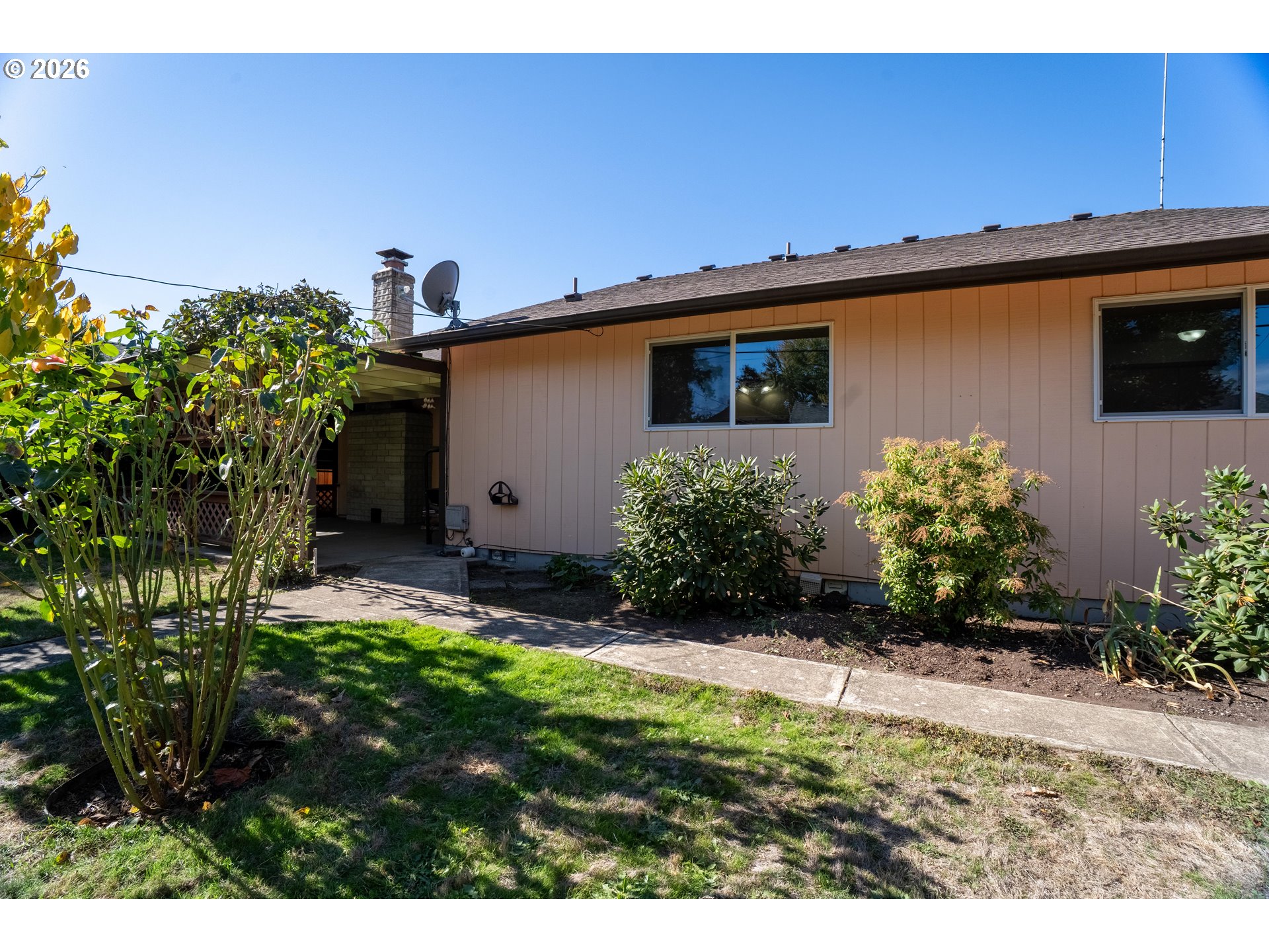 1742 Ne Raywanda Ct Property Photo 36