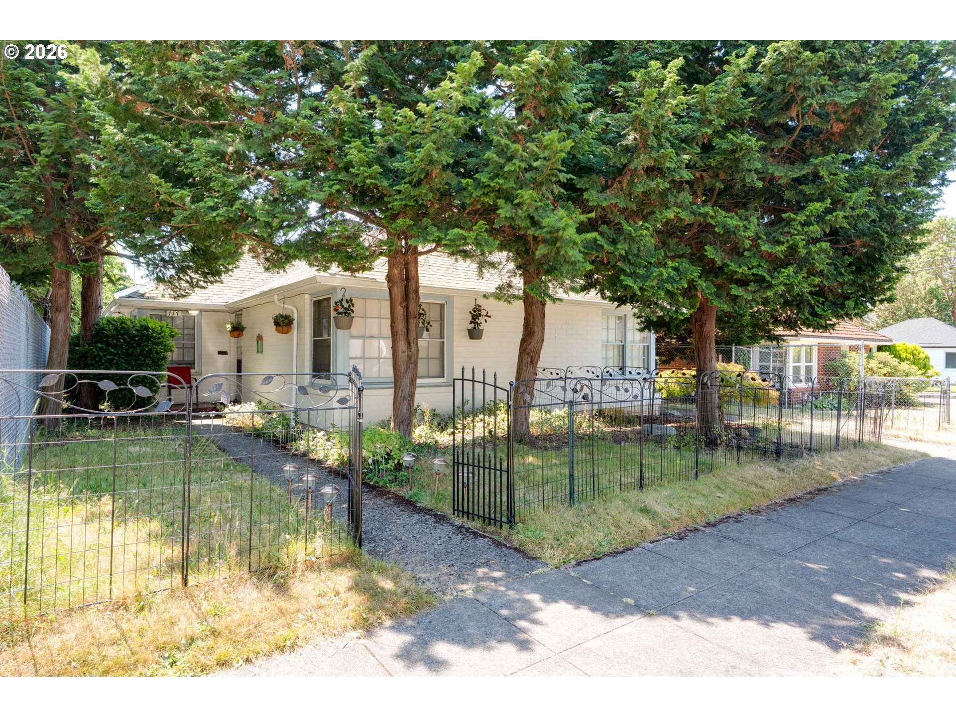 117 W 31st St Property Photo 1