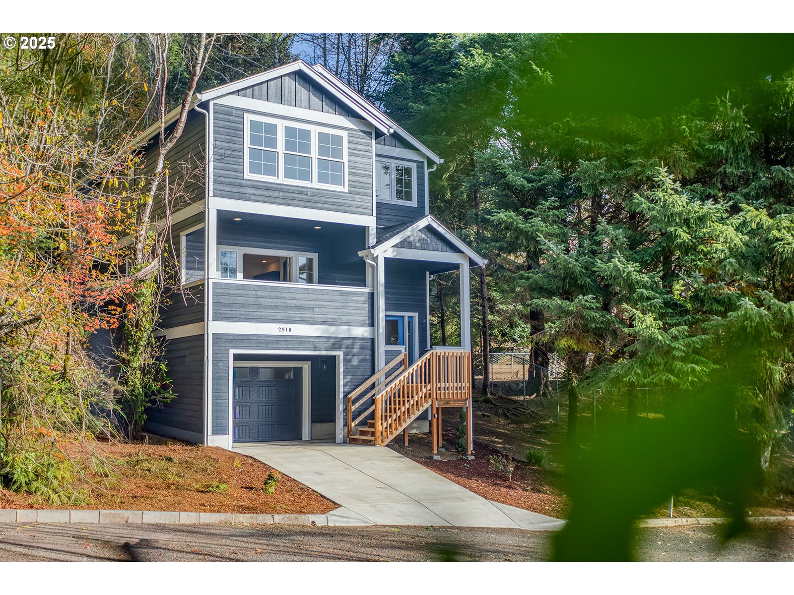 2910 Ne Klamath Pl Property Photo 1