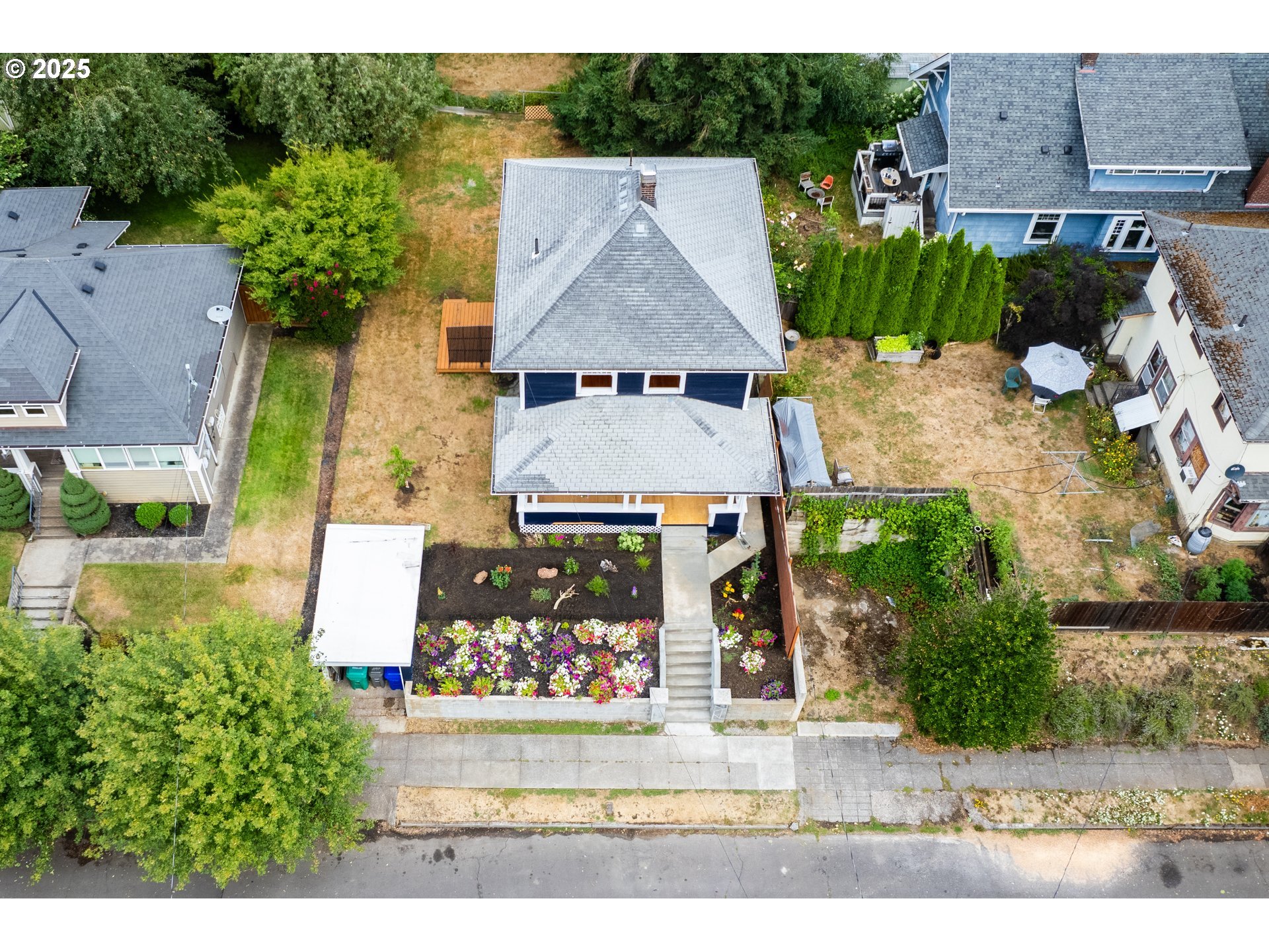 2021 N Sumner St Property Photo 17