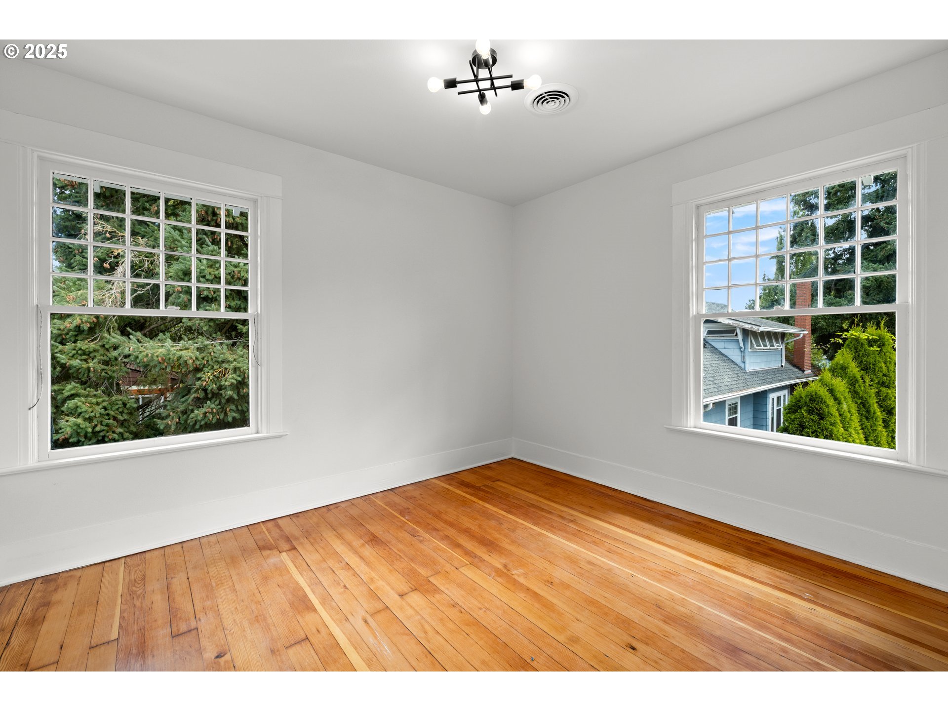 2021 N Sumner St Property Photo 25