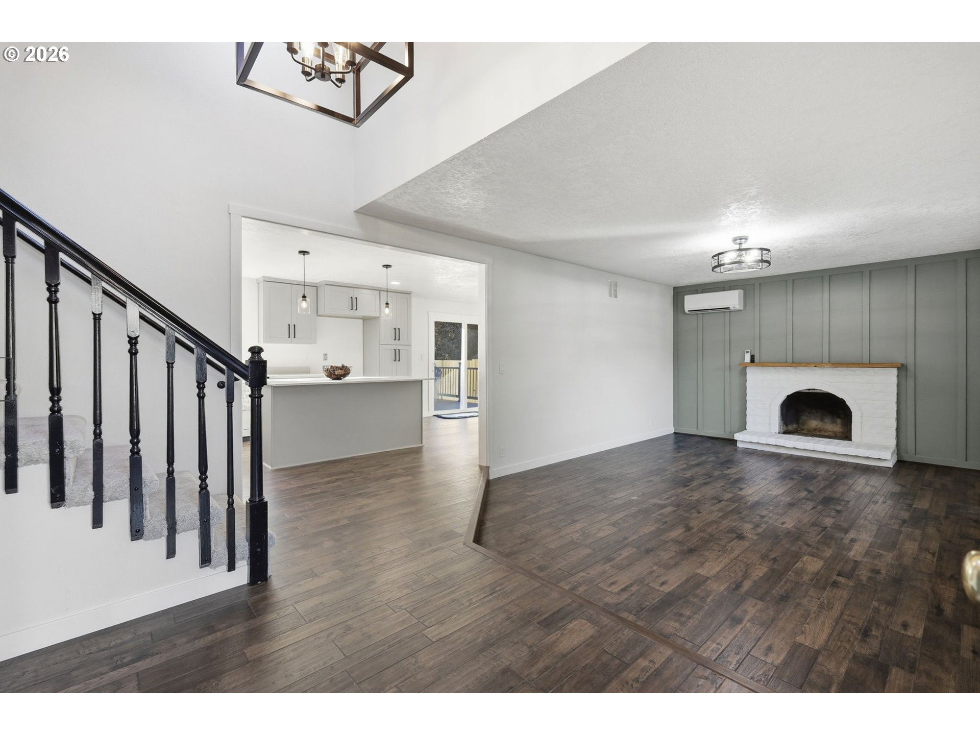 764 71st St Property Photo 3