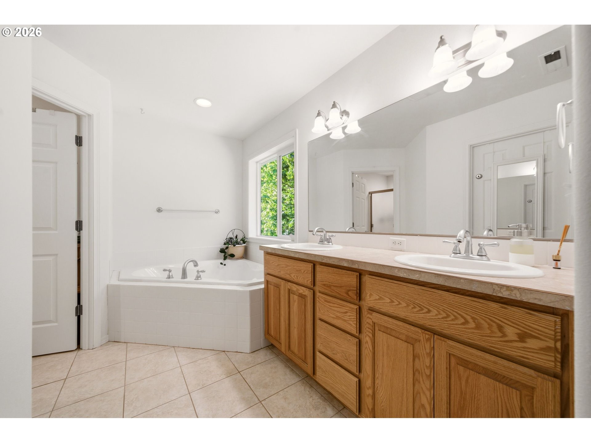 102 Ne 153rd St Property Photo 13