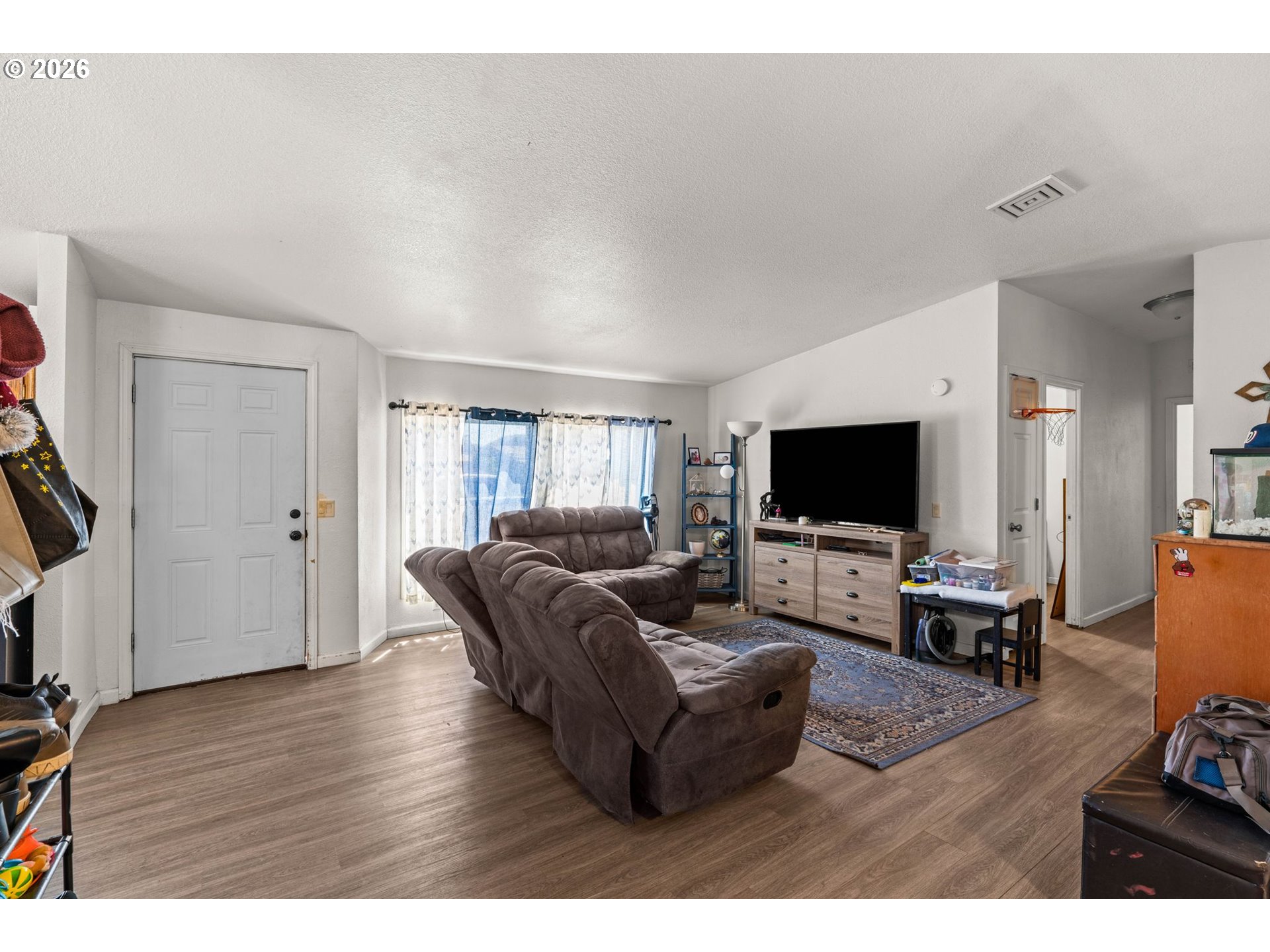 595 Kesling St Property Photo 2