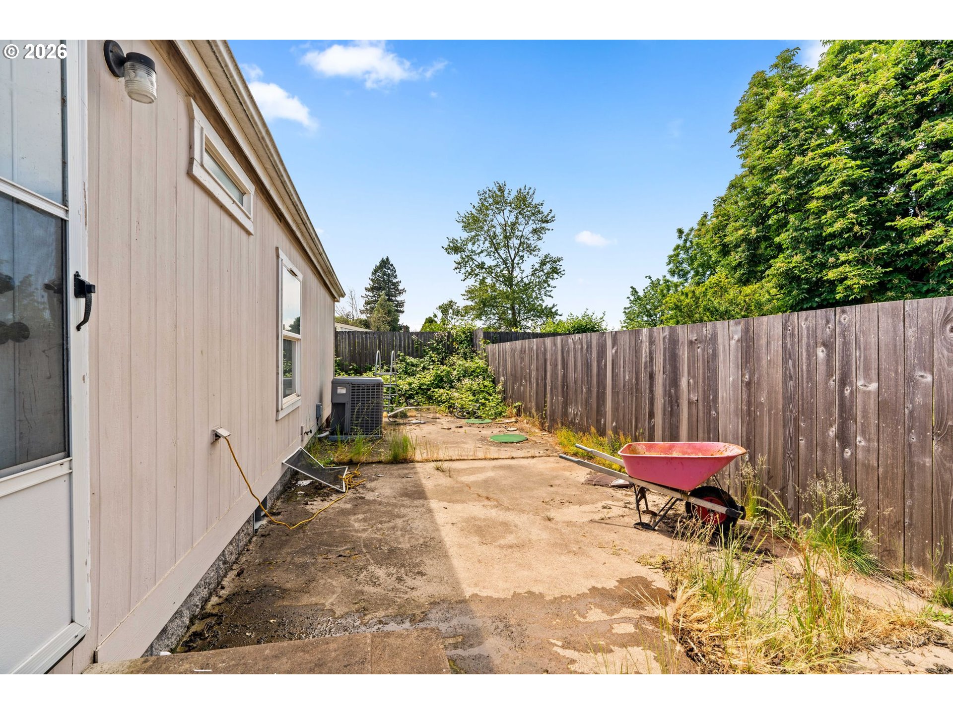 595 Kesling St Property Photo 10