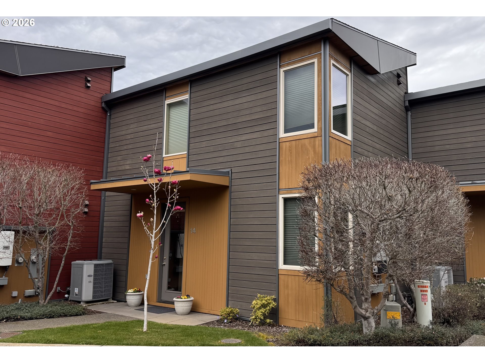 14 MOSIER CREEK PL