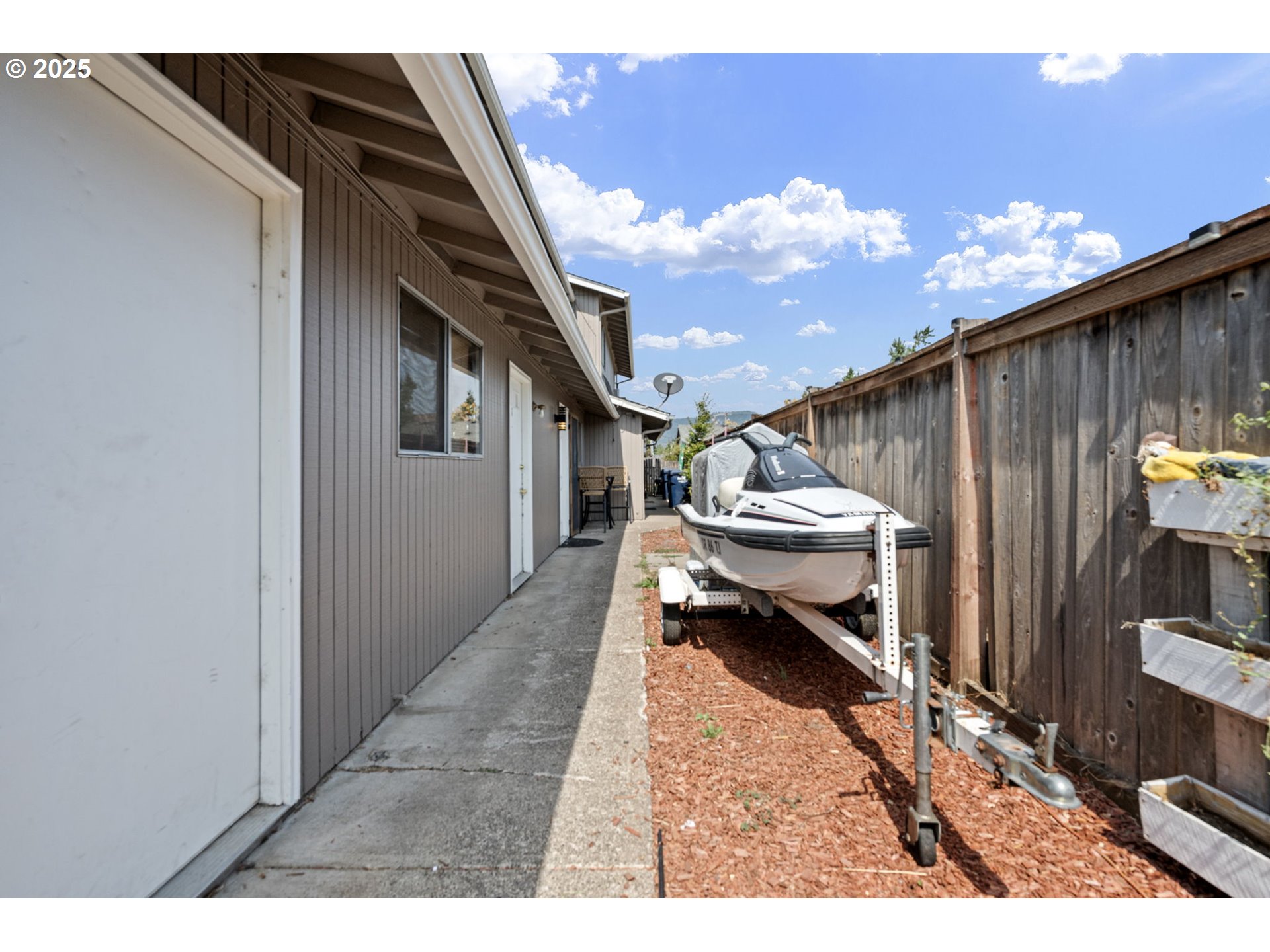 1194 R St Property Photo 2