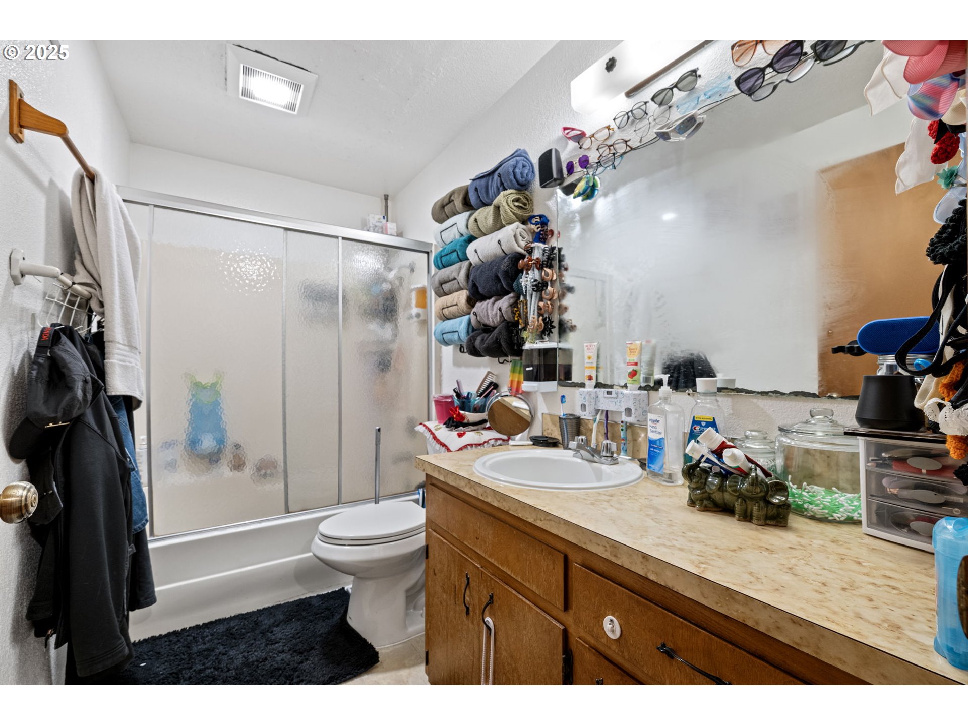 1194 R St Property Photo 11