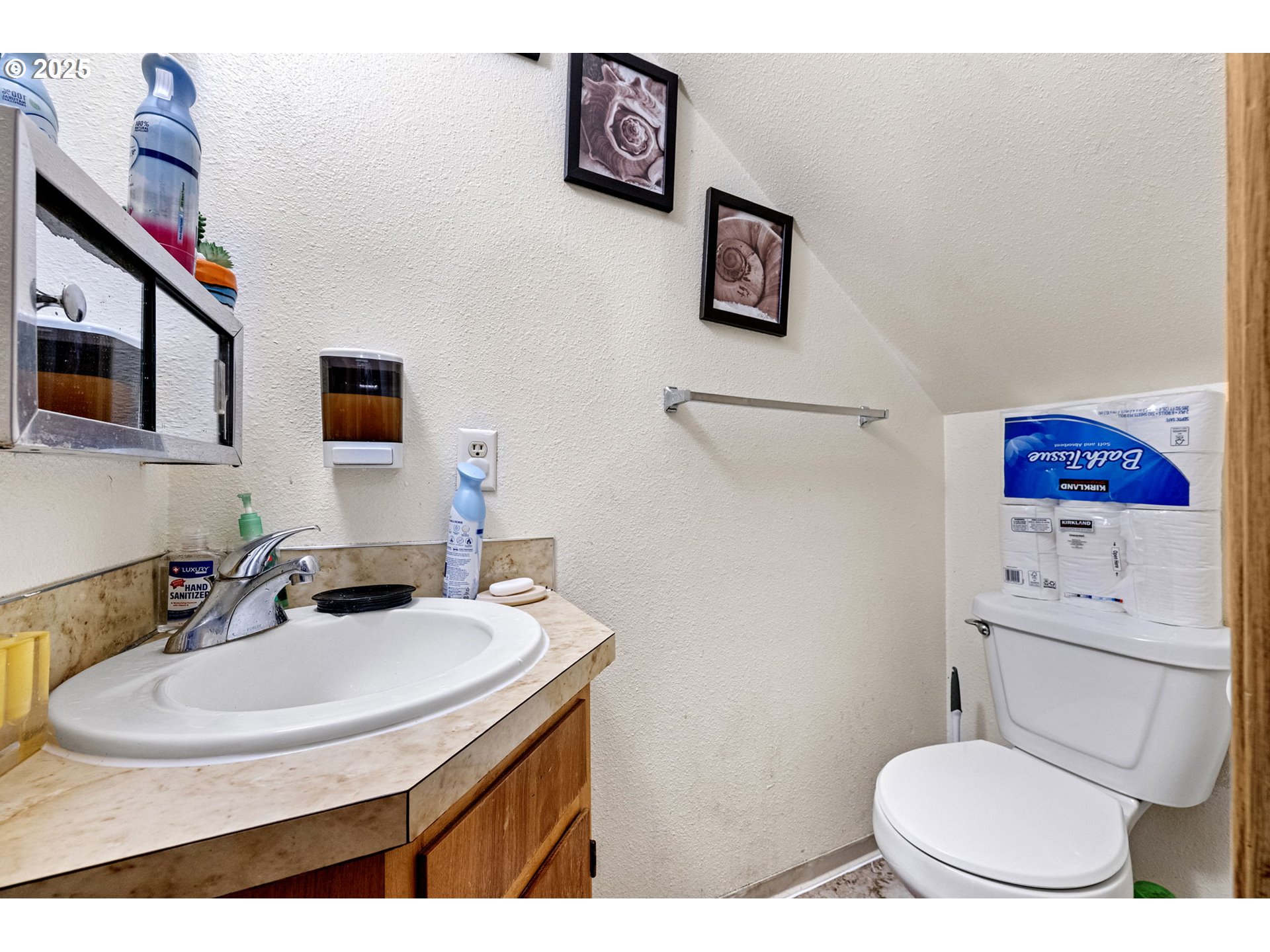 1194 R St Property Photo 14