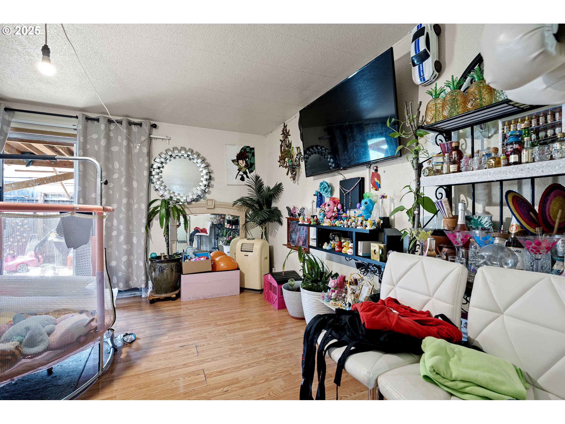 1194 R St Property Photo 17