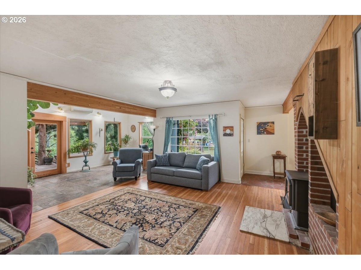 25159 Grange Hall Rd Property Photo 11