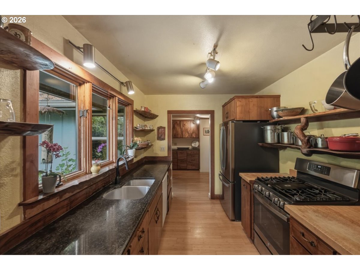 25159 Grange Hall Rd Property Photo 14