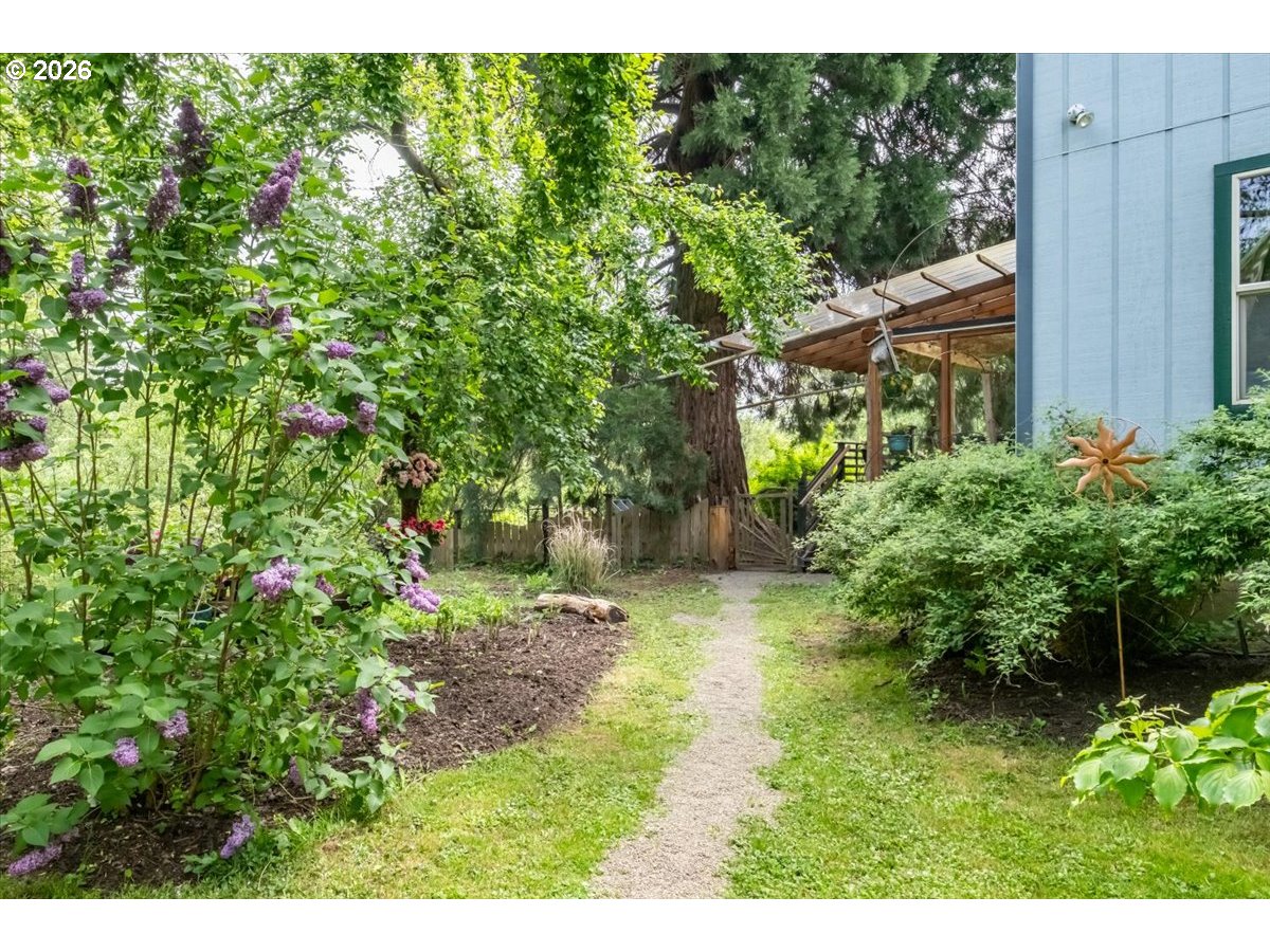 25159 Grange Hall Rd Property Photo 16