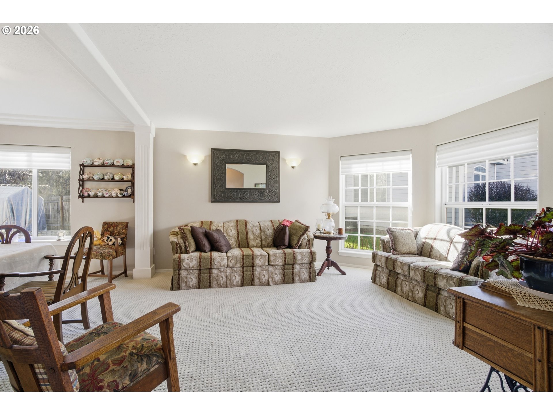 2033 West Park Ct Nw Property Photo 6