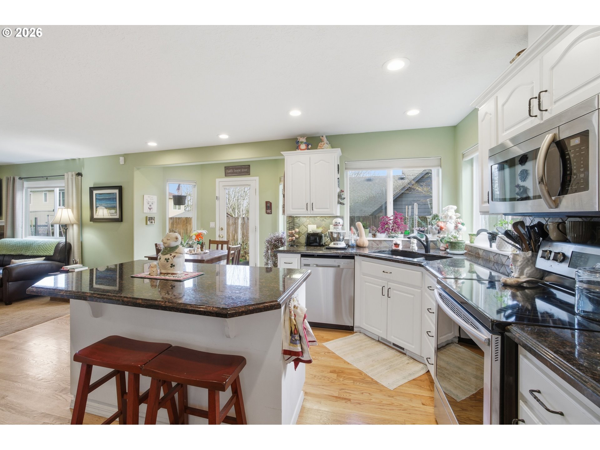 2033 West Park Ct Nw Property Photo 18