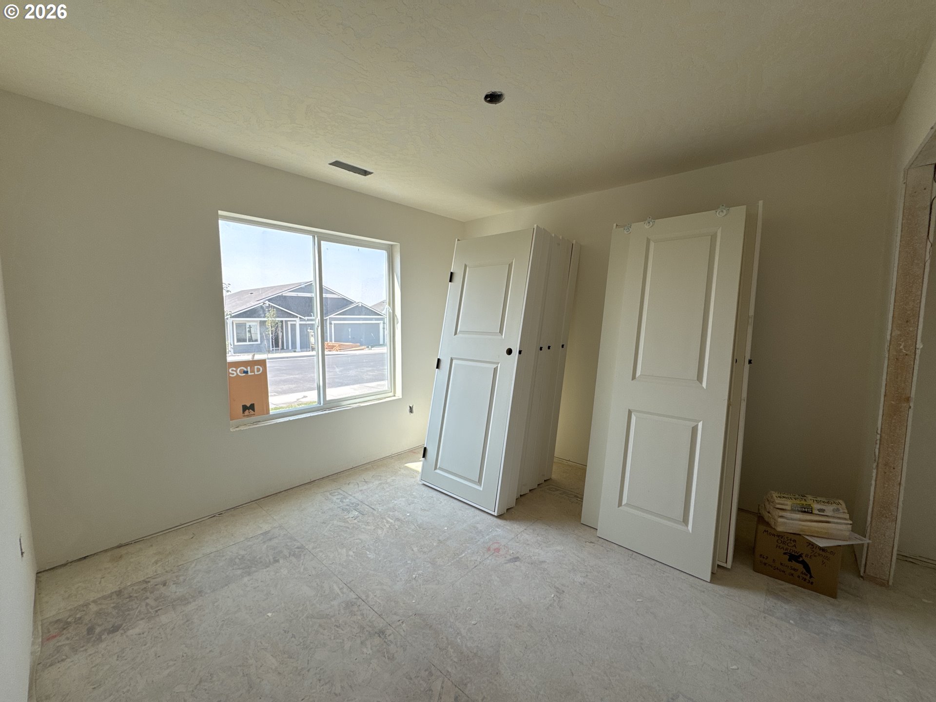 867 E Kinsley Ave Property Photo 2