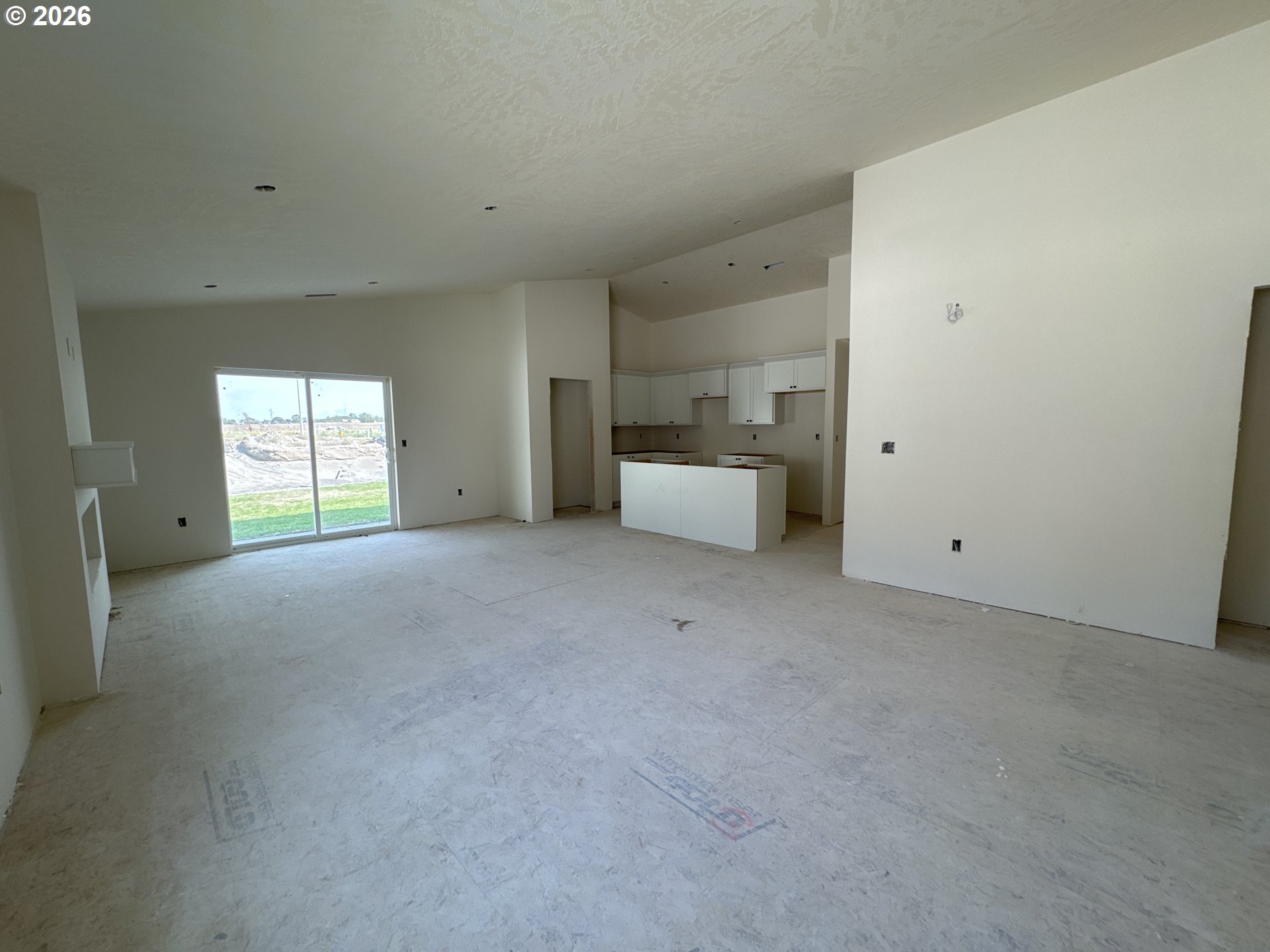 867 E Kinsley Ave Property Photo 5