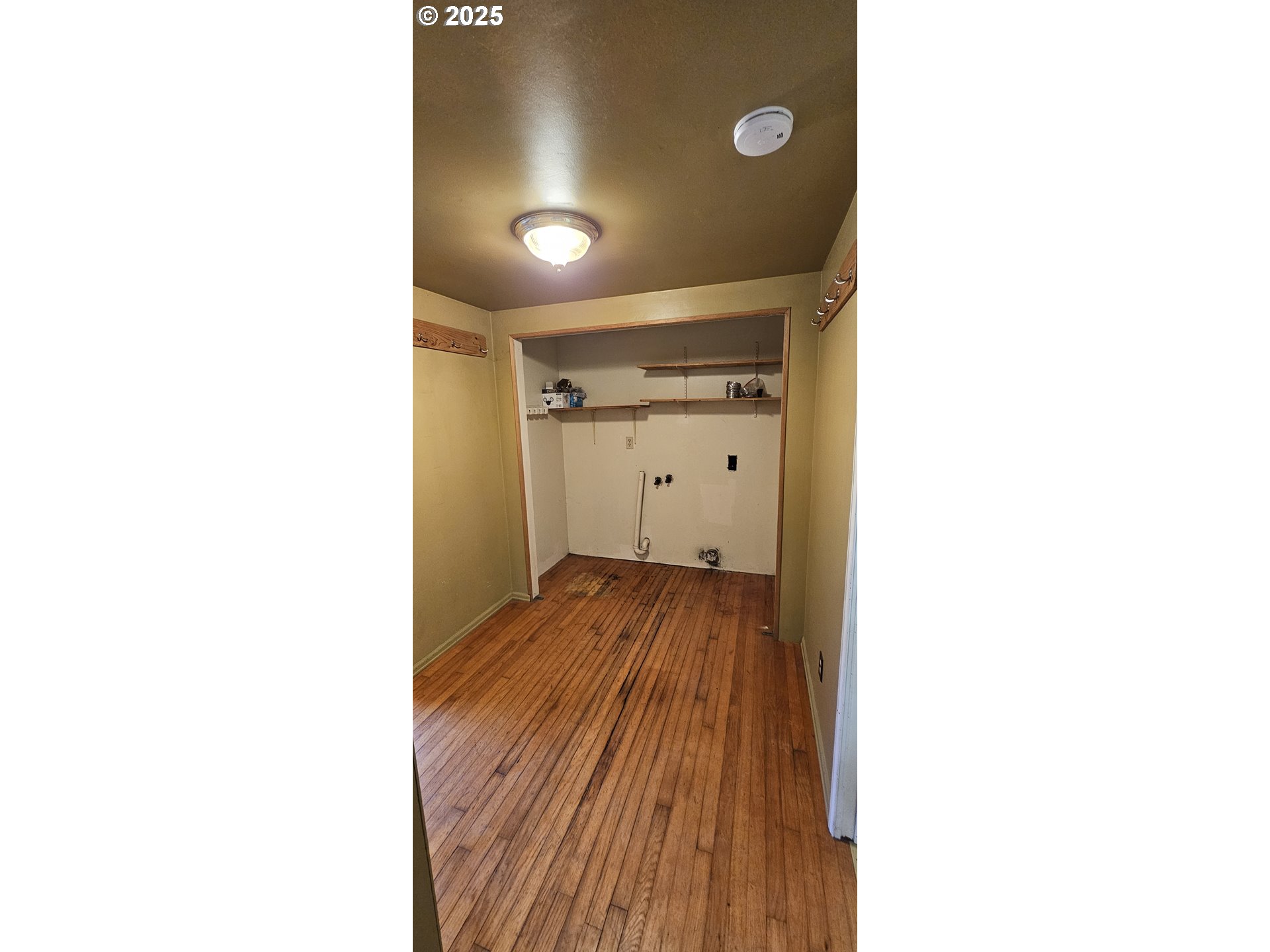 420 W D Ave Property Photo 6