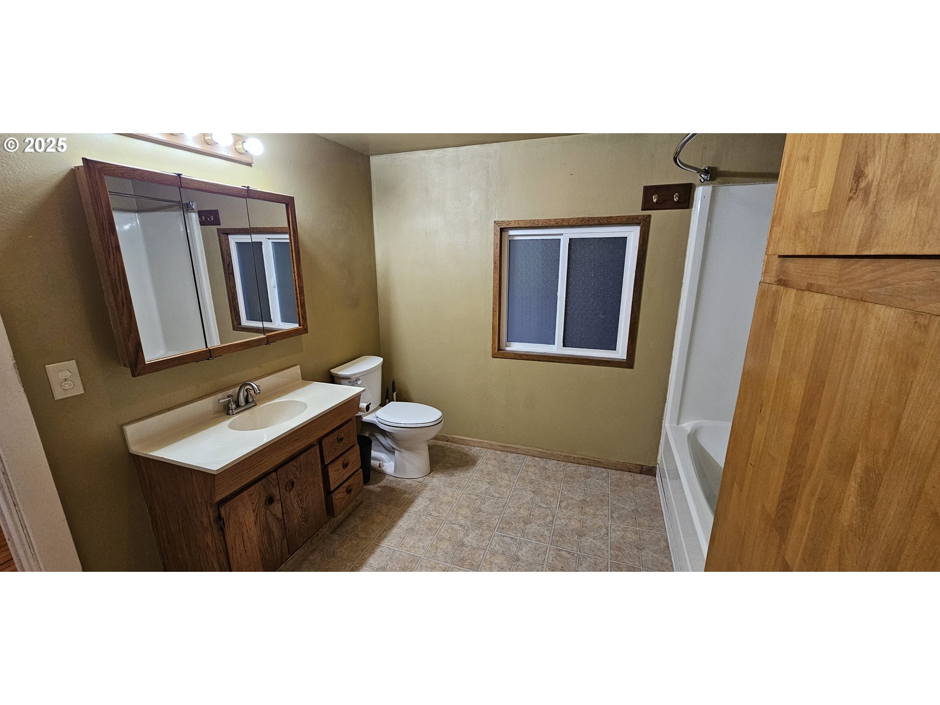 420 W D Ave Property Photo 7