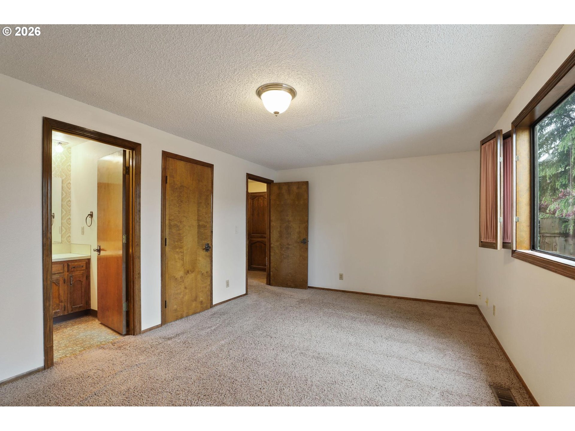 577 Citation Dr Ne Property Photo 7