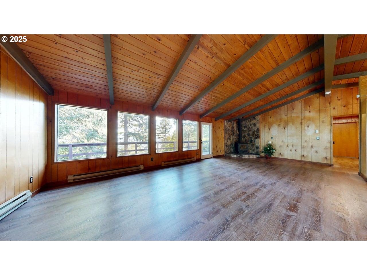 16945 Pacific View Dr Property Photo 5