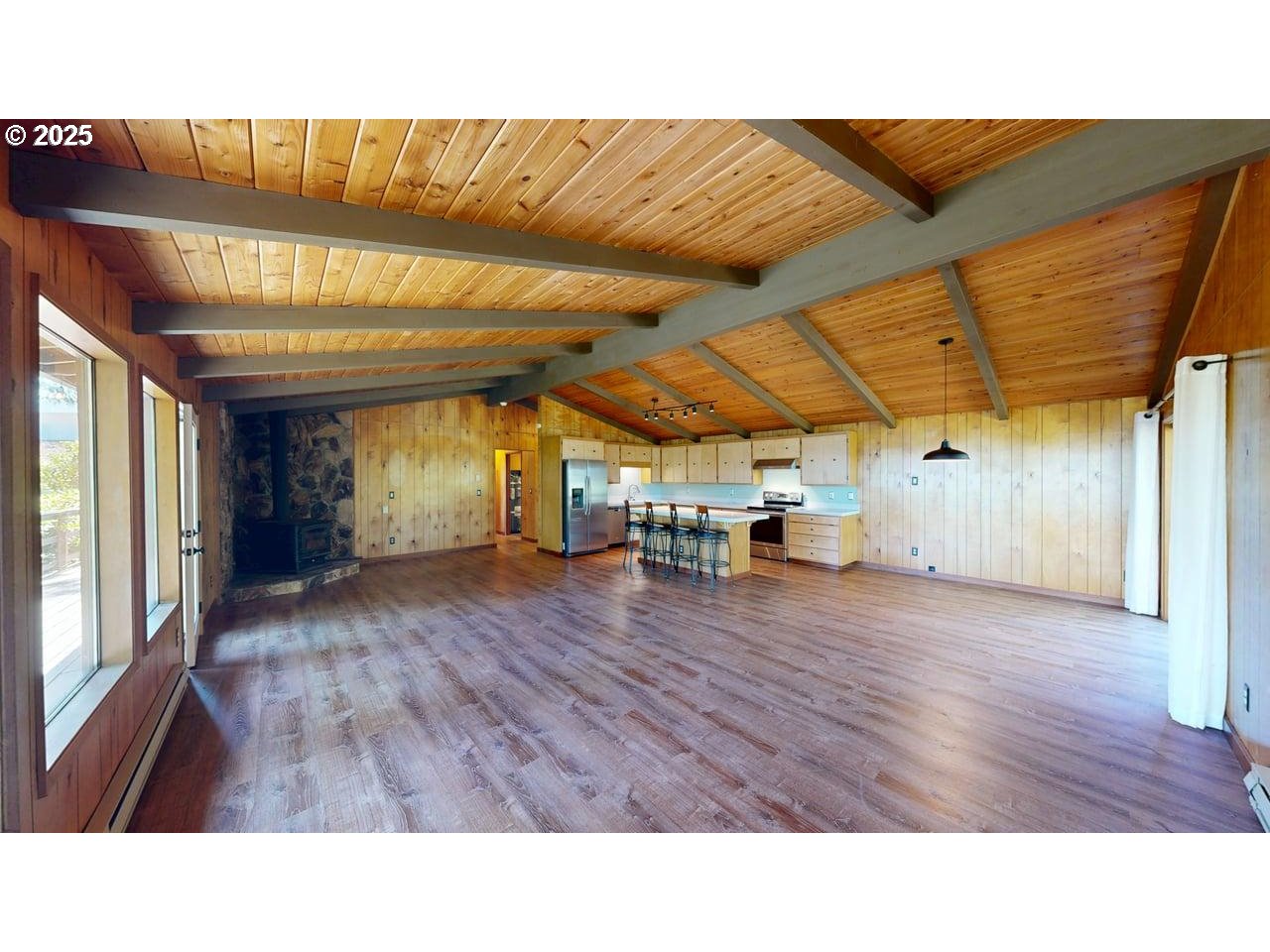 16945 Pacific View Dr Property Photo 6