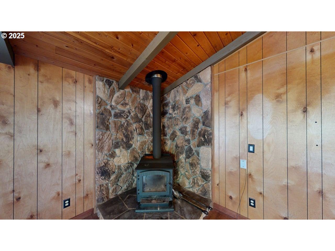 16945 Pacific View Dr Property Photo 7