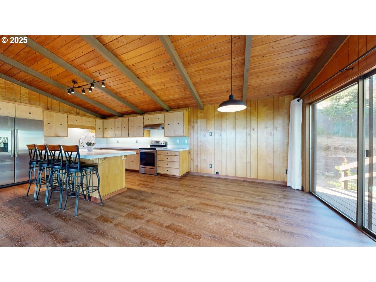 16945 Pacific View Dr Property Photo 13