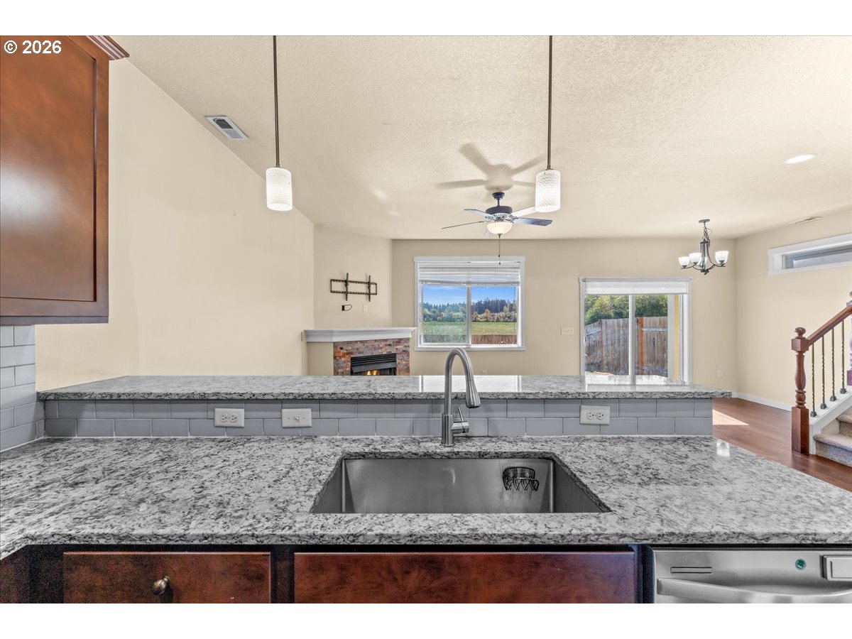 30276 Nw Stewart Ln Property Photo 8