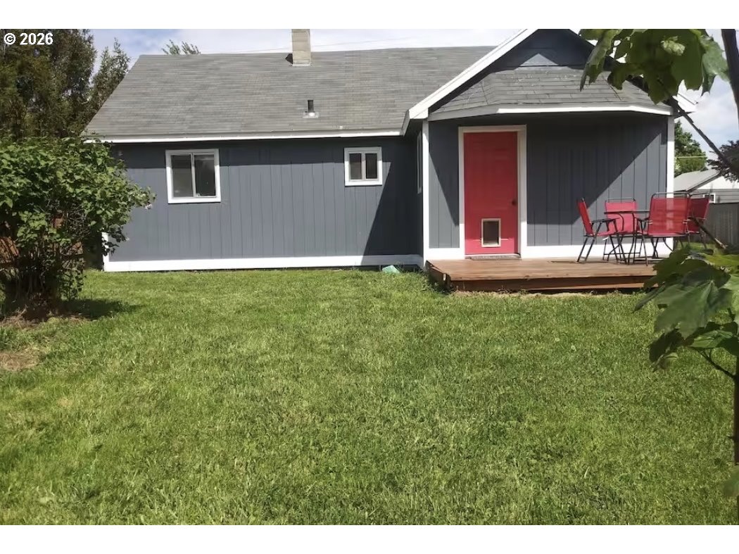 805 4th St Property Photo 2