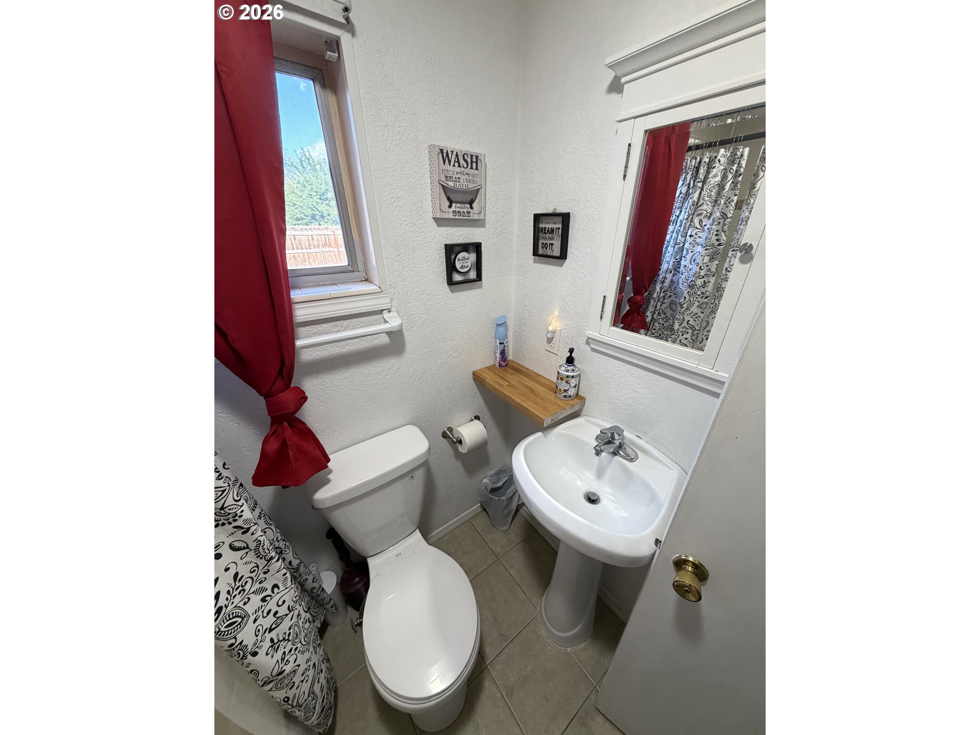 805 4th St Property Photo 12