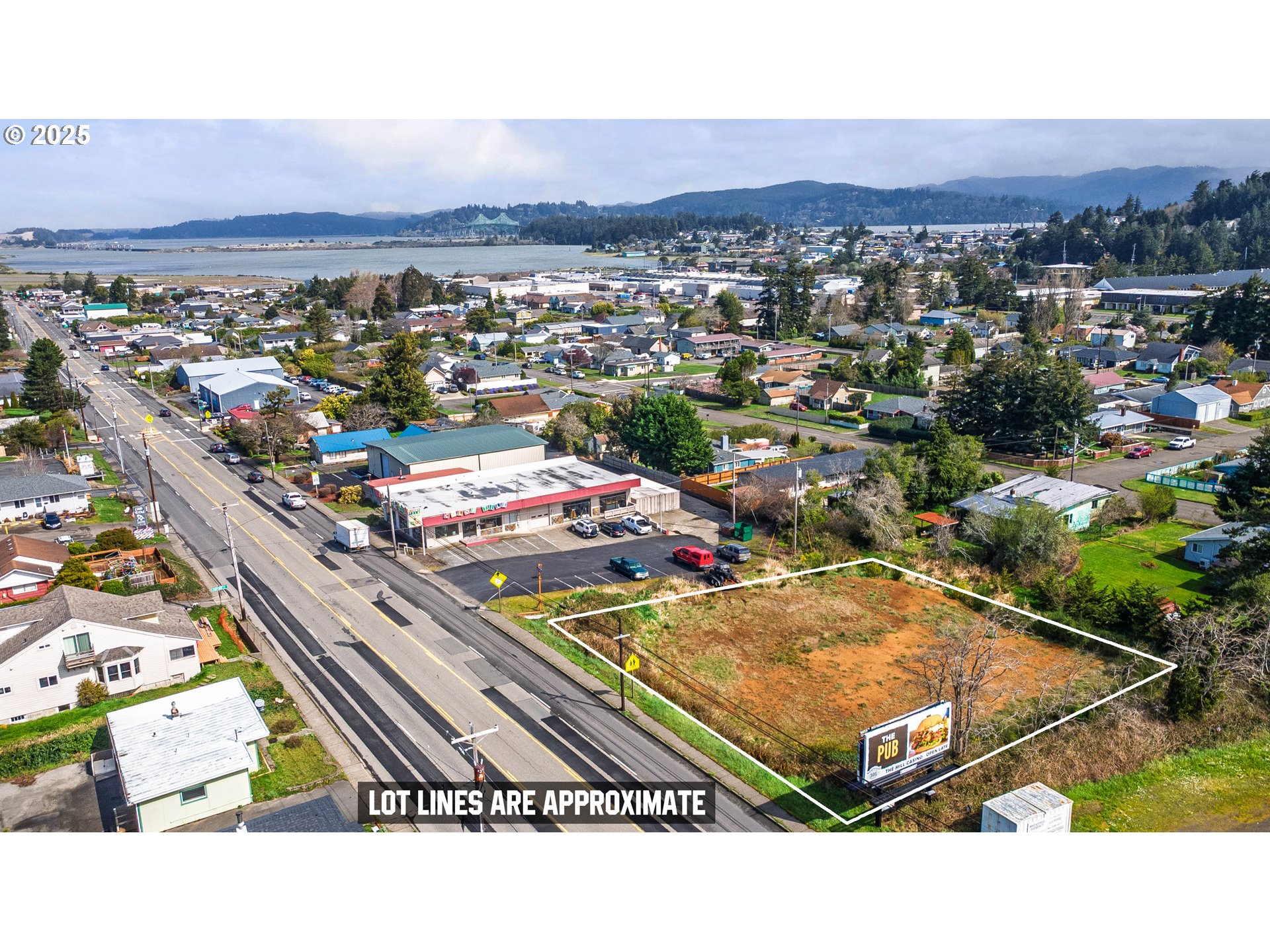 2515 BROADWAY AVE Property Photo 1