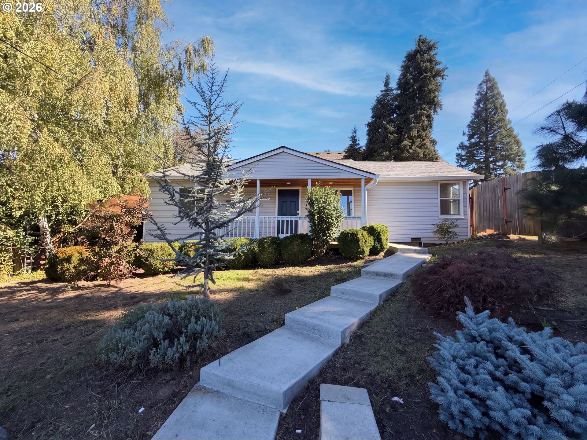 9886 SE 38TH AVE Property Photo 1