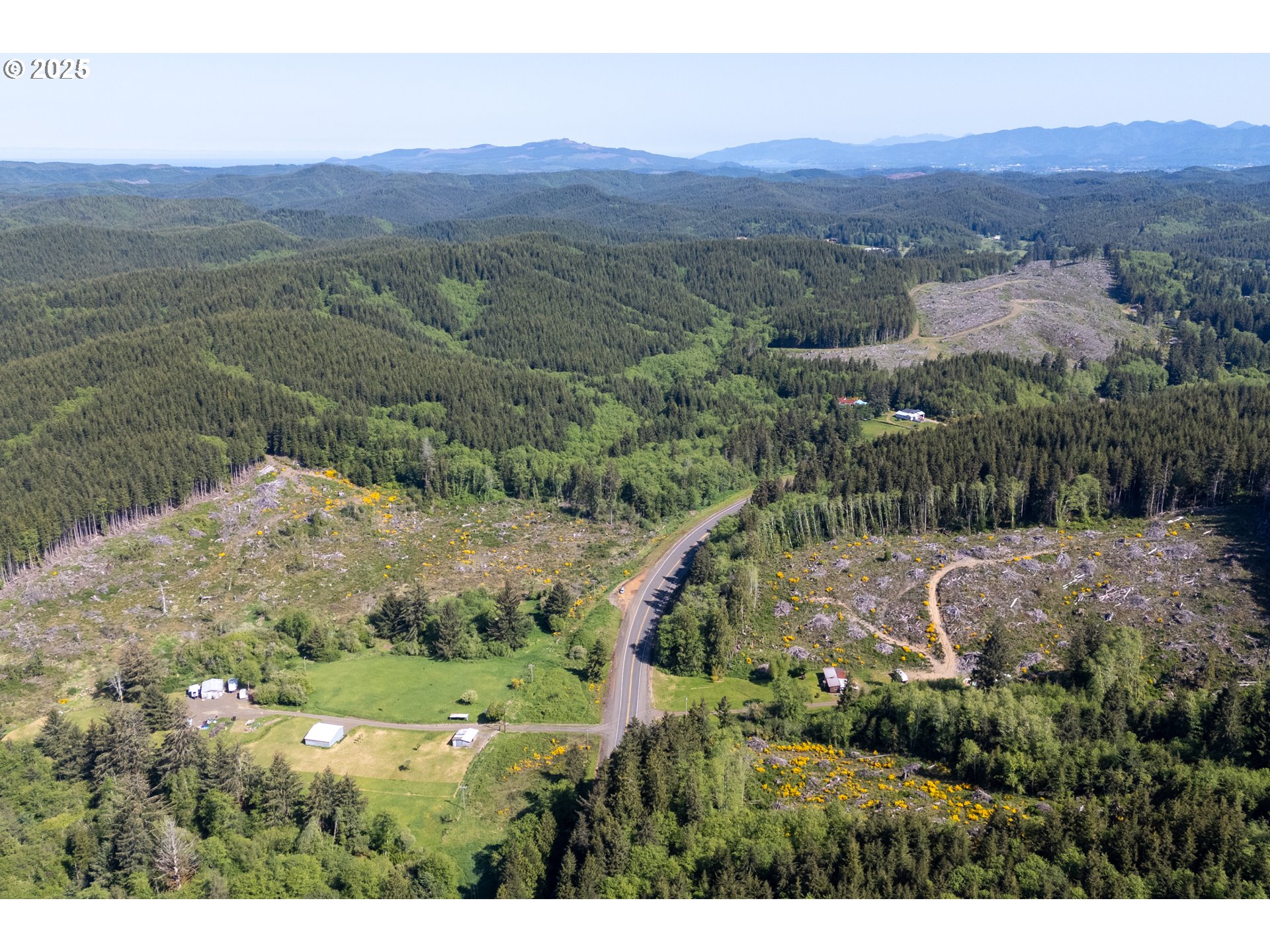 16915 S Highway 101 Property Photo 2