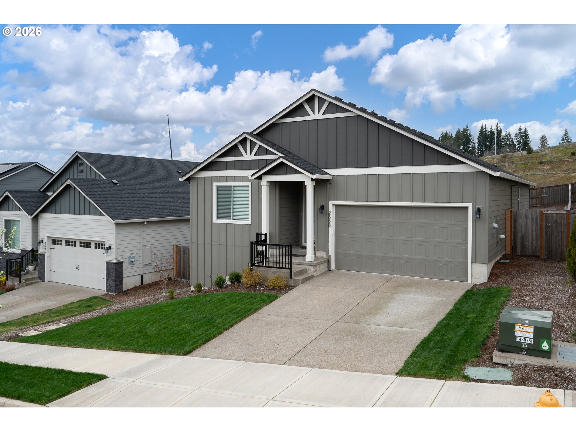 2688 NE CURRIN CREEK DR Property Photo 1