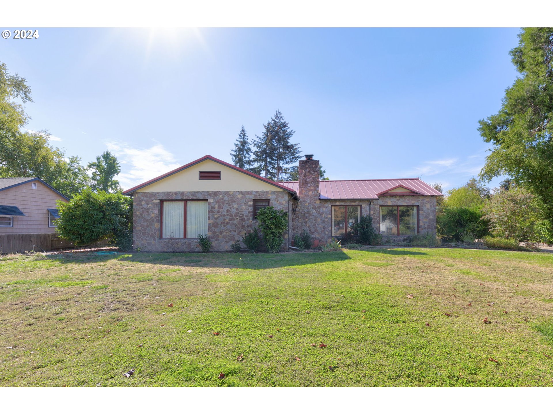 547 Oakdale Dr Property Photo 1