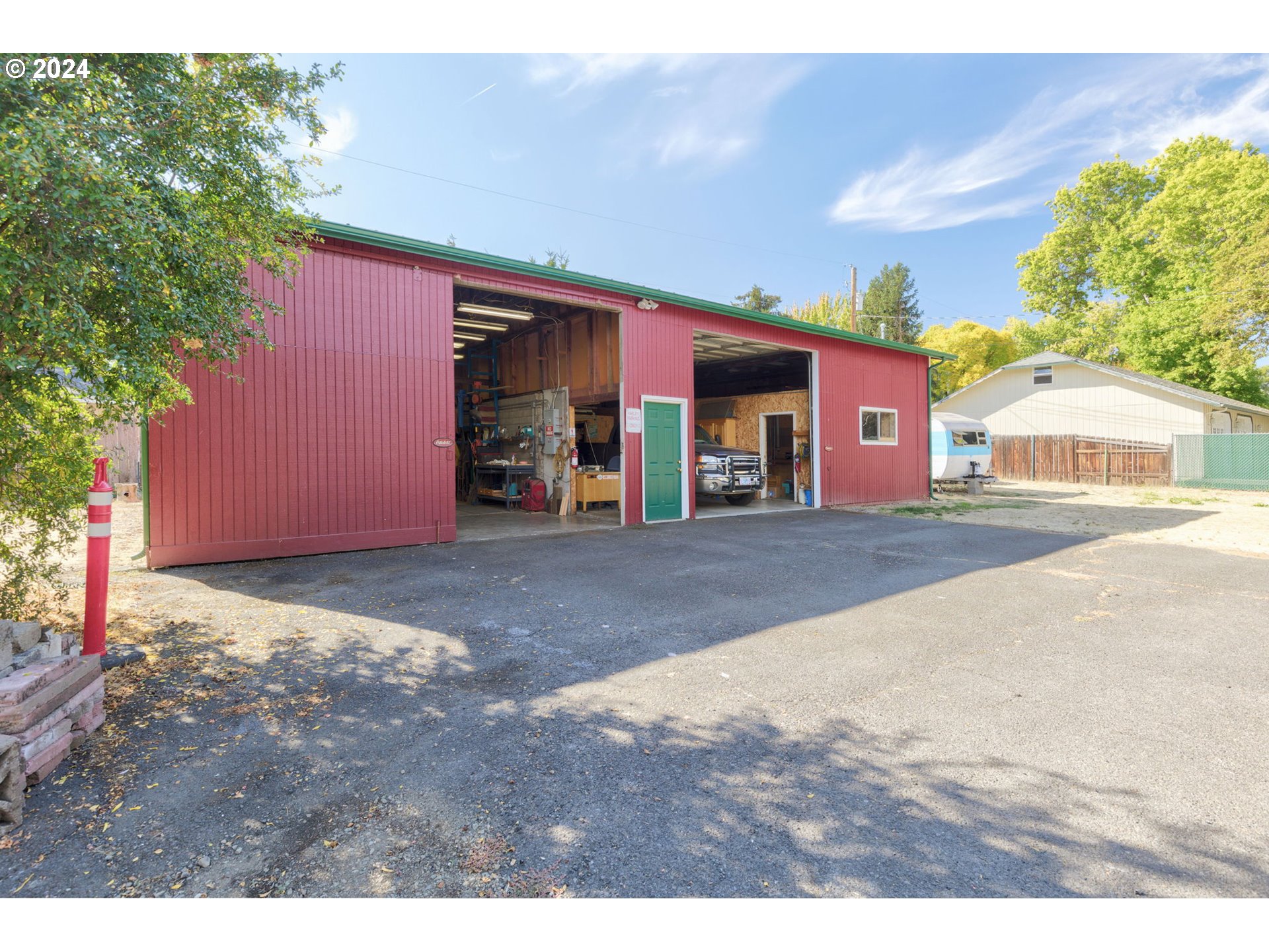 547 Oakdale Dr Property Photo 14