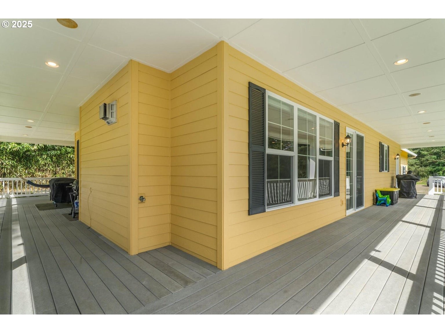 8100 Briar Ln Property Photo 11