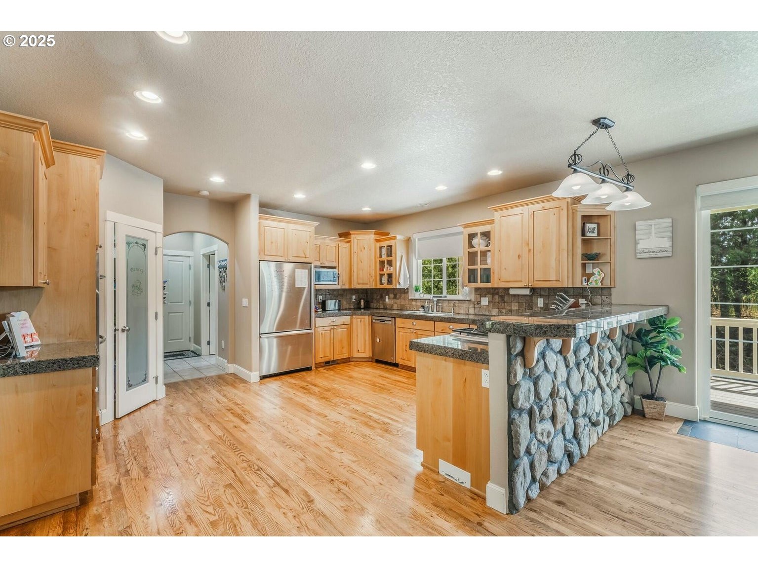 8100 Briar Ln Property Photo 16