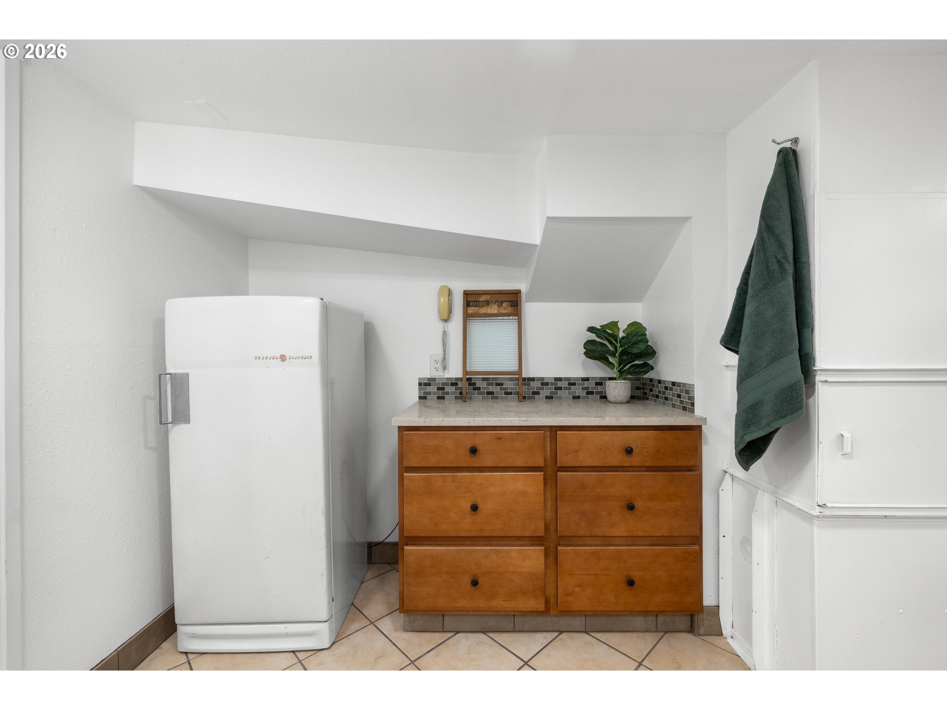 1727 N Winchell St Property Photo 37