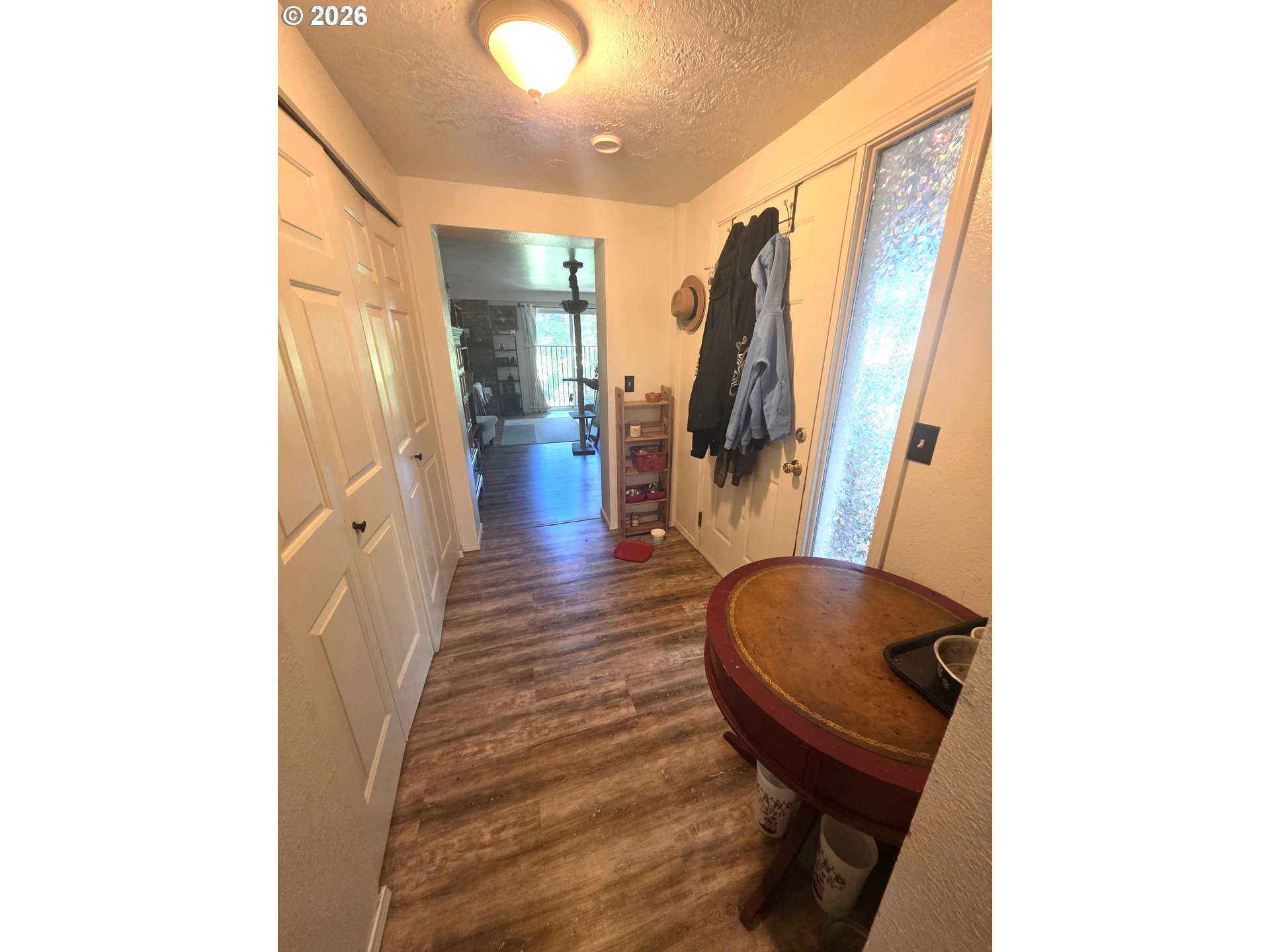 589 Knapp Pl Property Photo 6