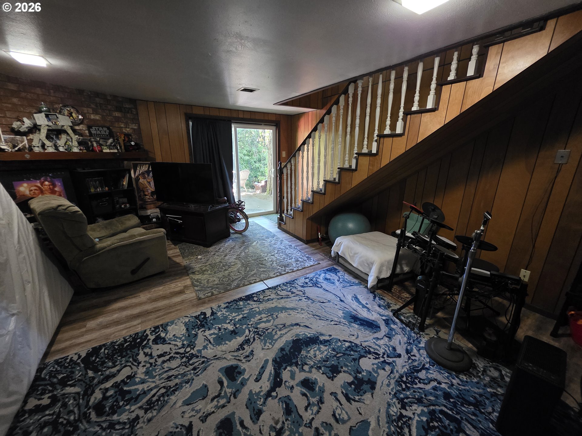 589 Knapp Pl Property Photo 12