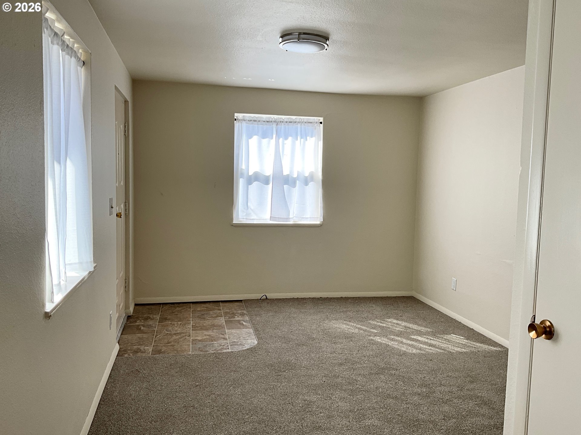 589 Knapp Pl Property Photo 21