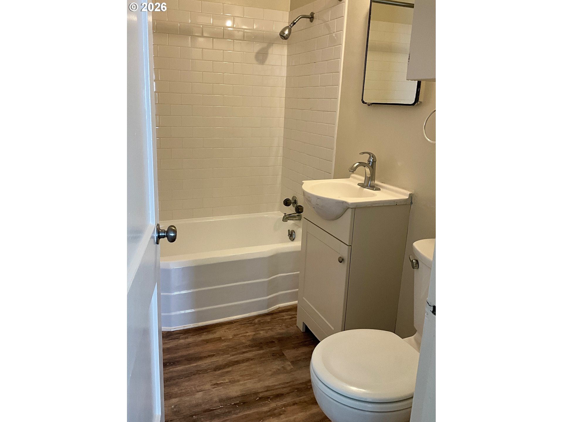 589 Knapp Pl Property Photo 26