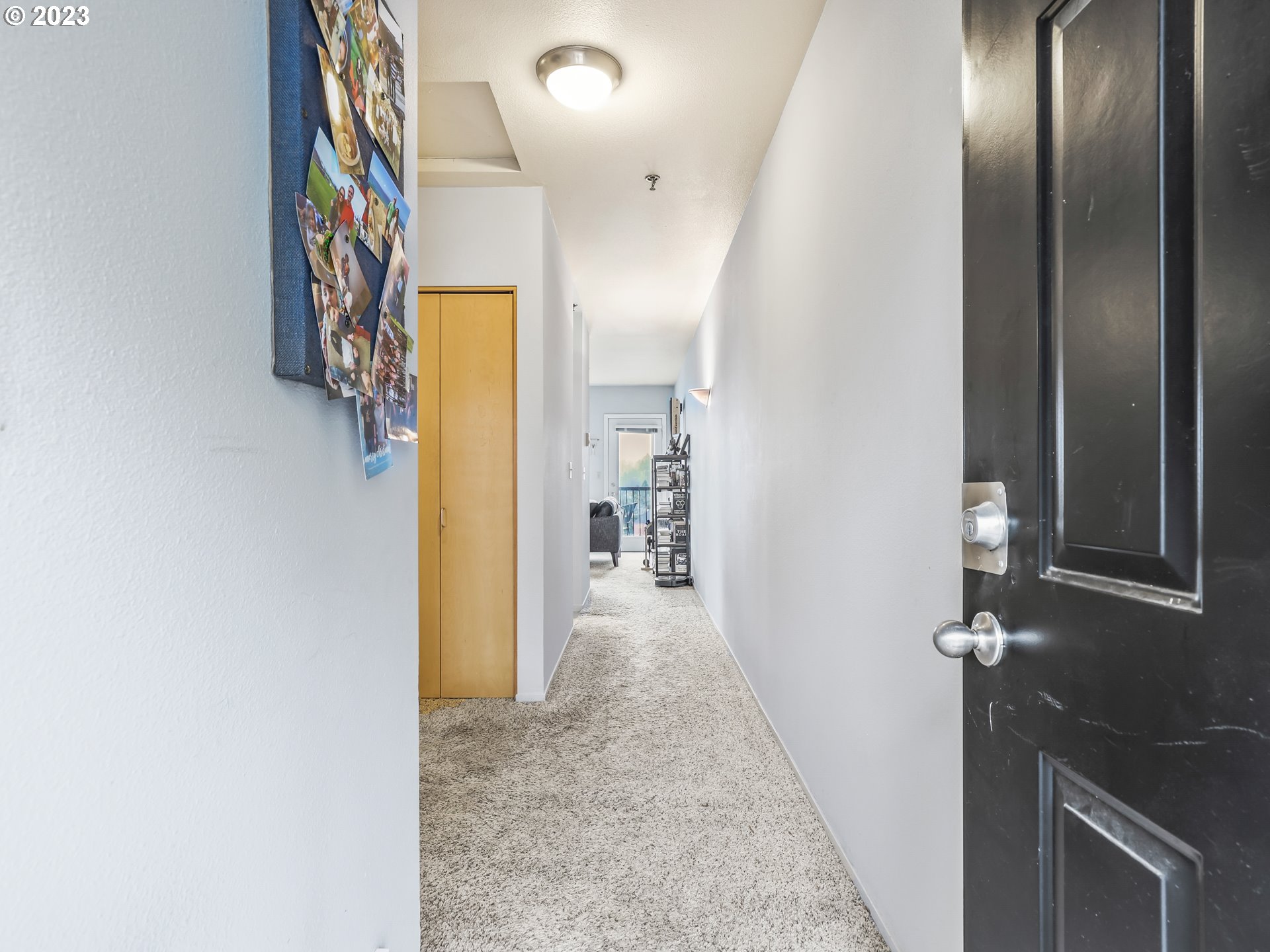 222 Nw Uptown Ter Property Photo 5