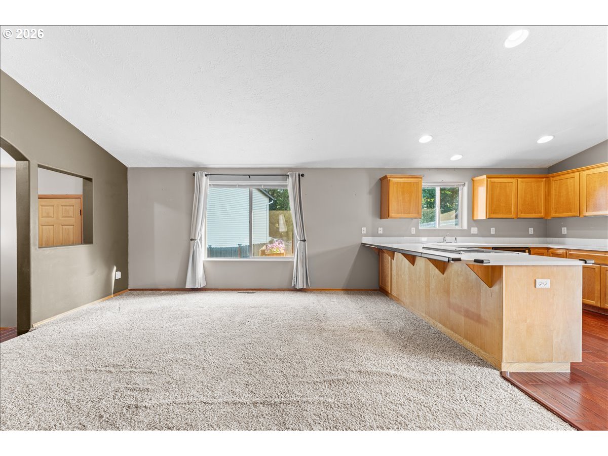 15653 Jade Glen Ave Property Photo 14