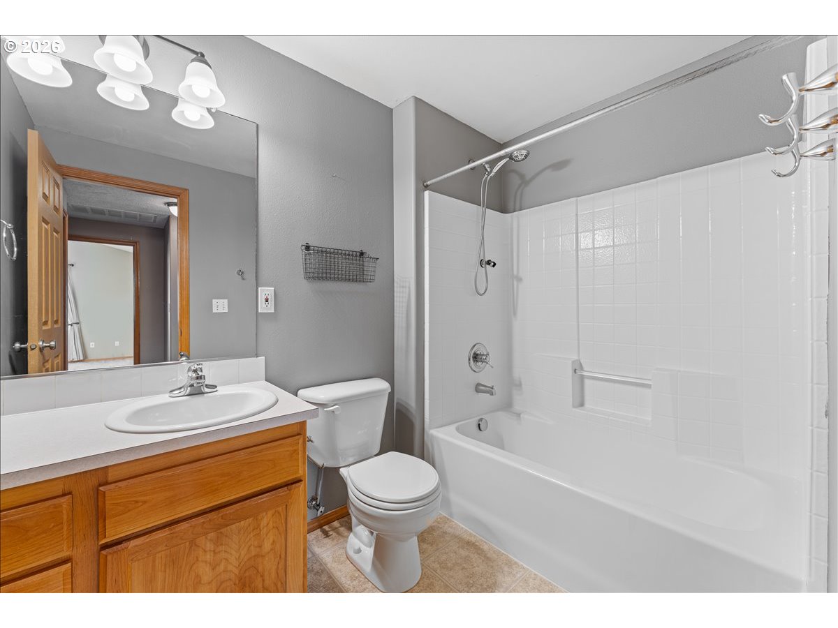 15653 Jade Glen Ave Property Photo 26