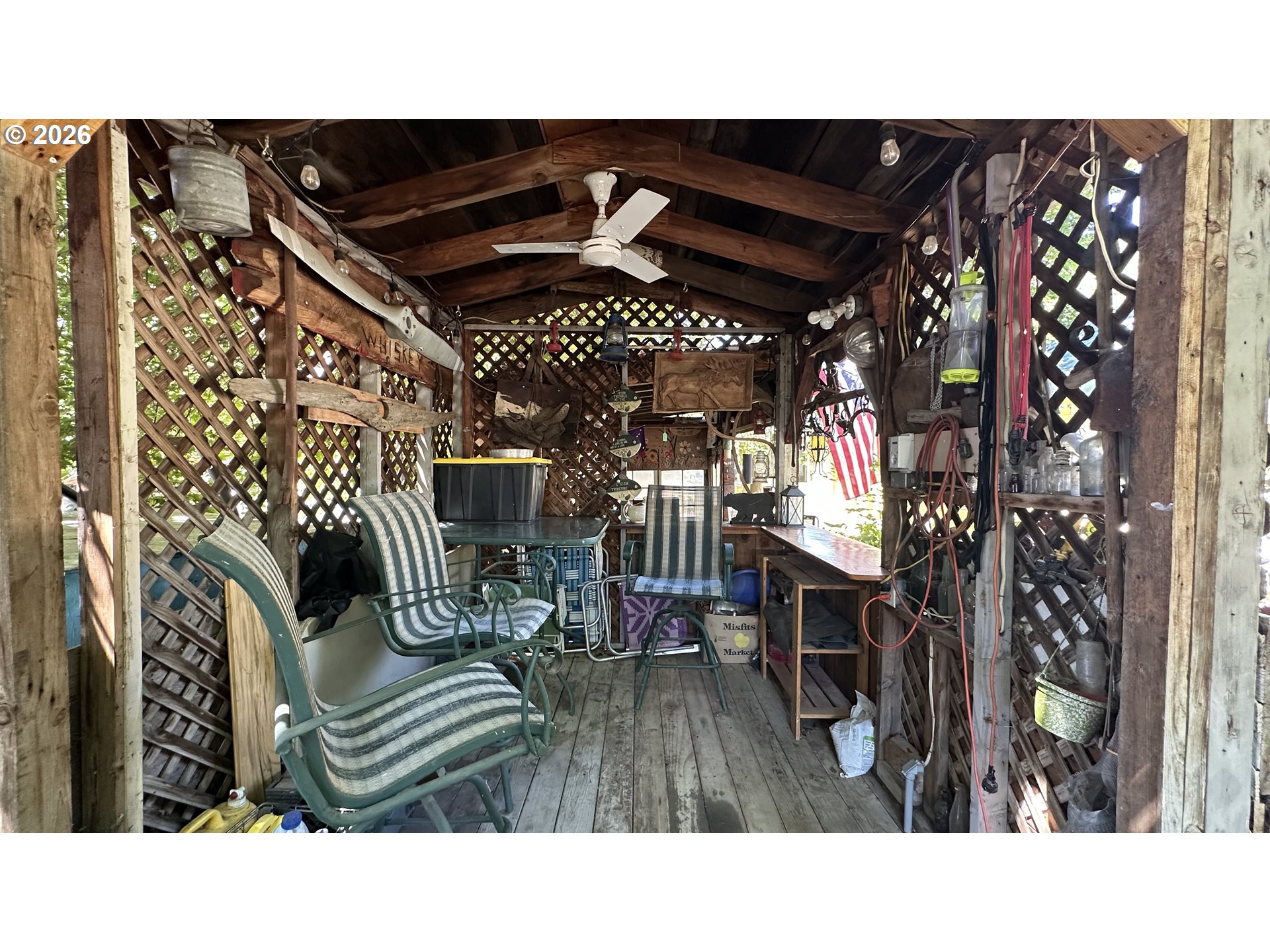 910 Willow St Property Photo 16