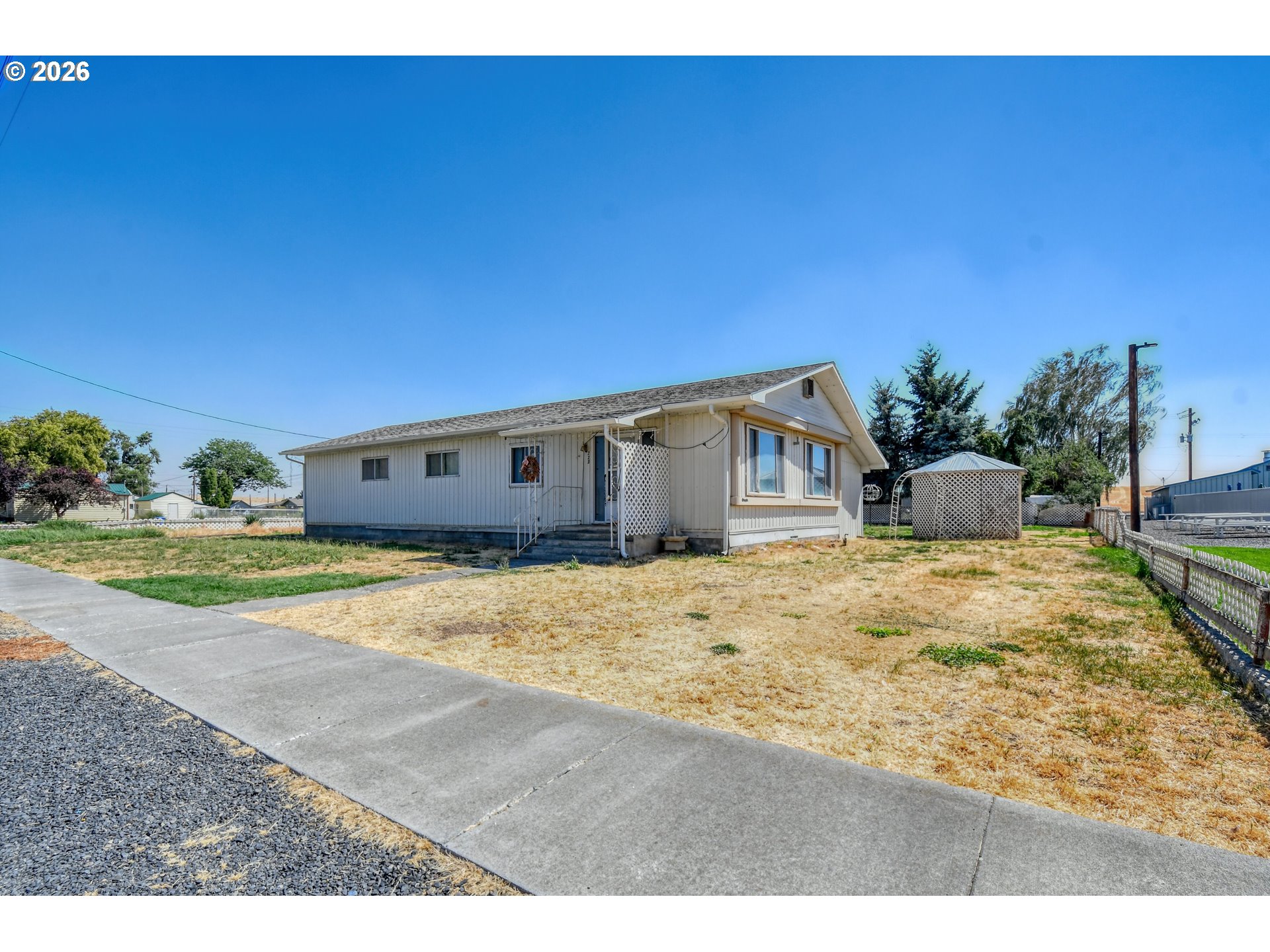 223 Concord St Property Photo 1