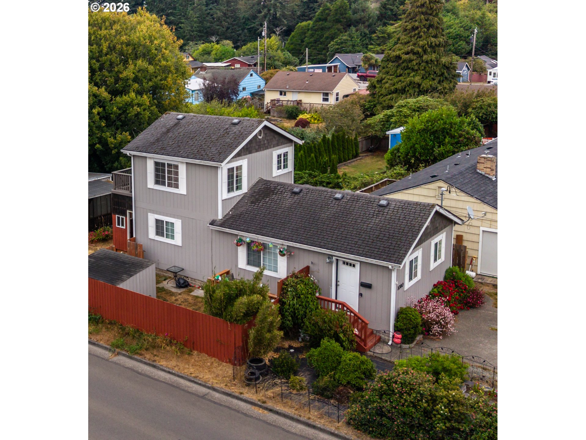 1080 State St Property Photo 1